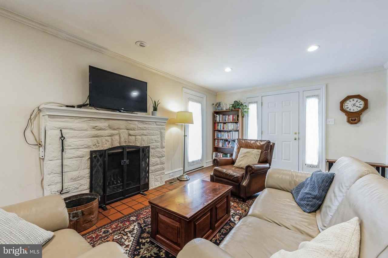531 Glenwood Rd - Photo 5 of 30