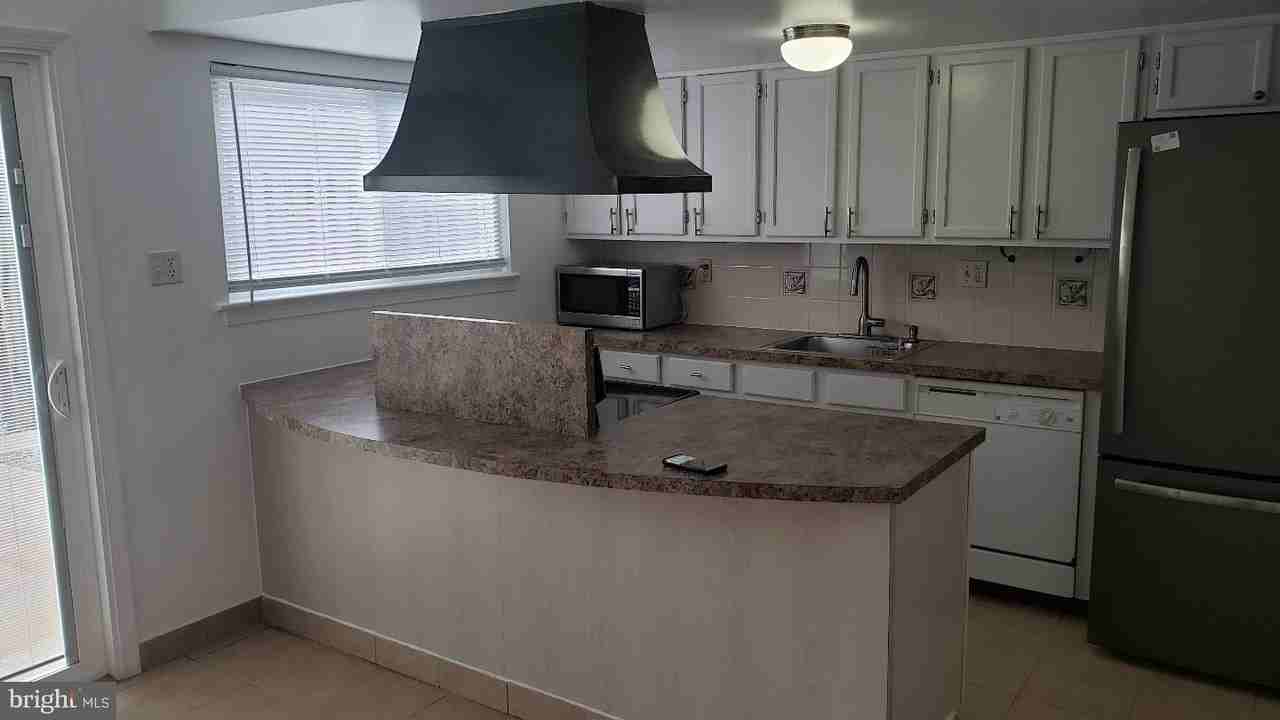 126 Wellington Ter - Photo 3 of 15