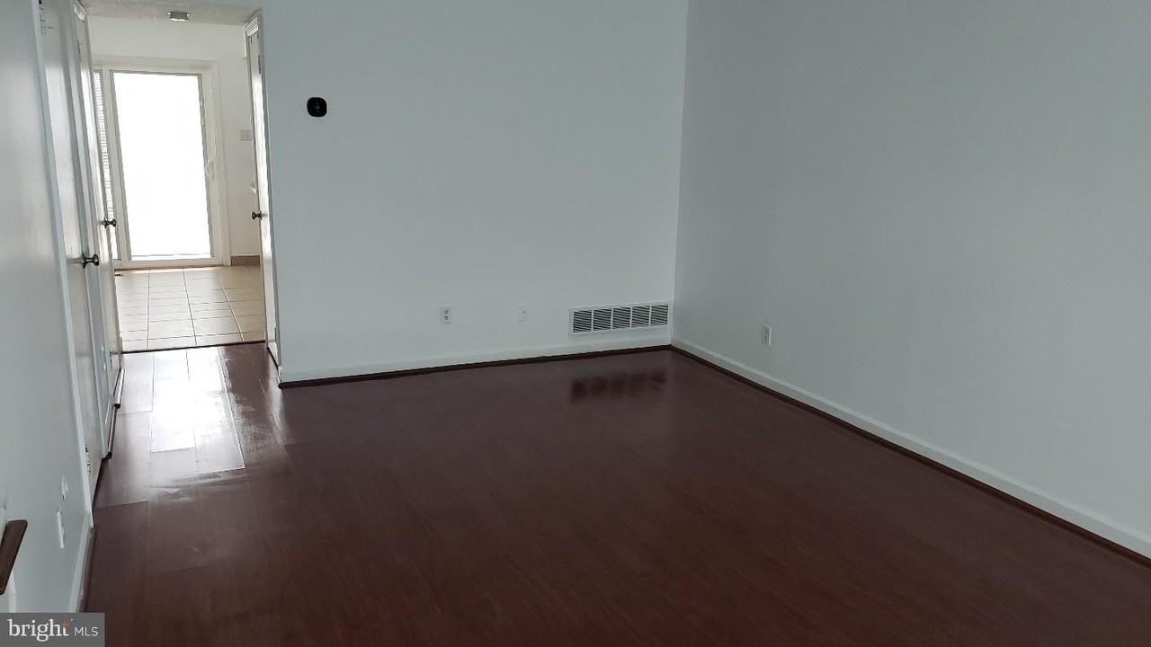 126 Wellington Ter - Photo 7 of 15