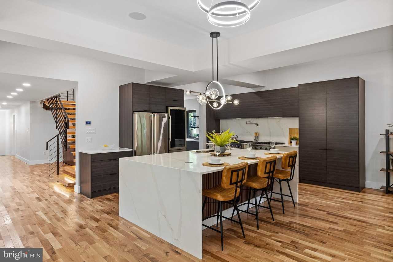 354 Winding Way - Photo 2 of 50