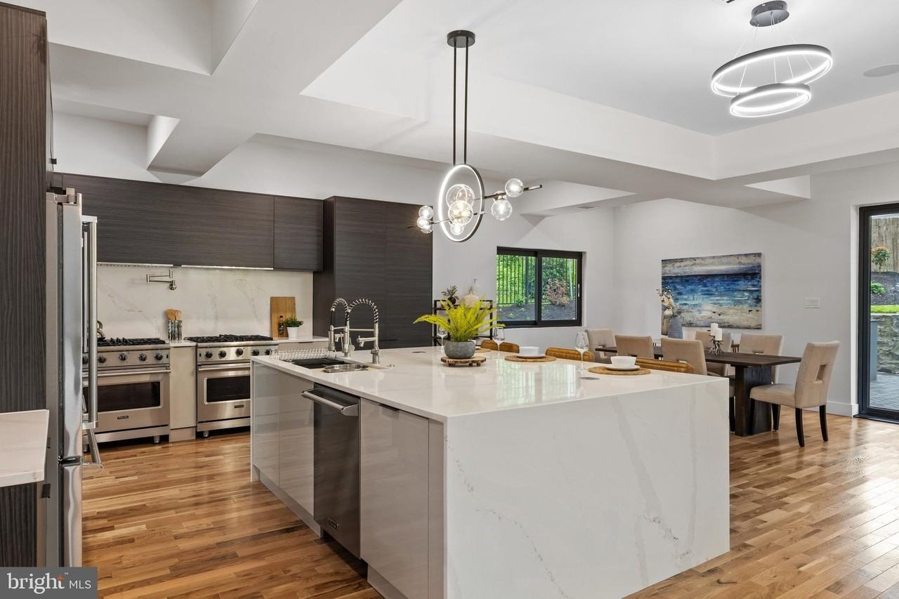 354 Winding Way - Photo 4 of 50