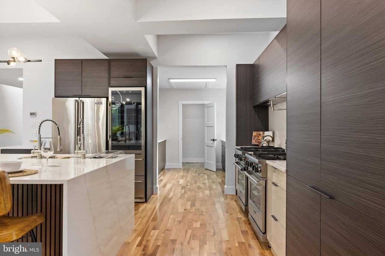 354 Winding Way - Photo 6 of 50