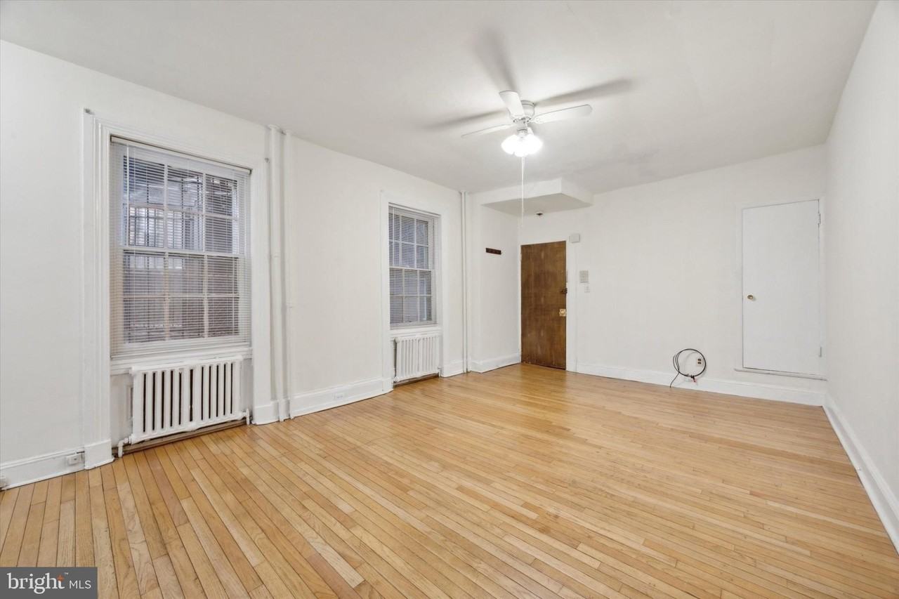 1817 Spruce St #1R - Photo 3 of 17