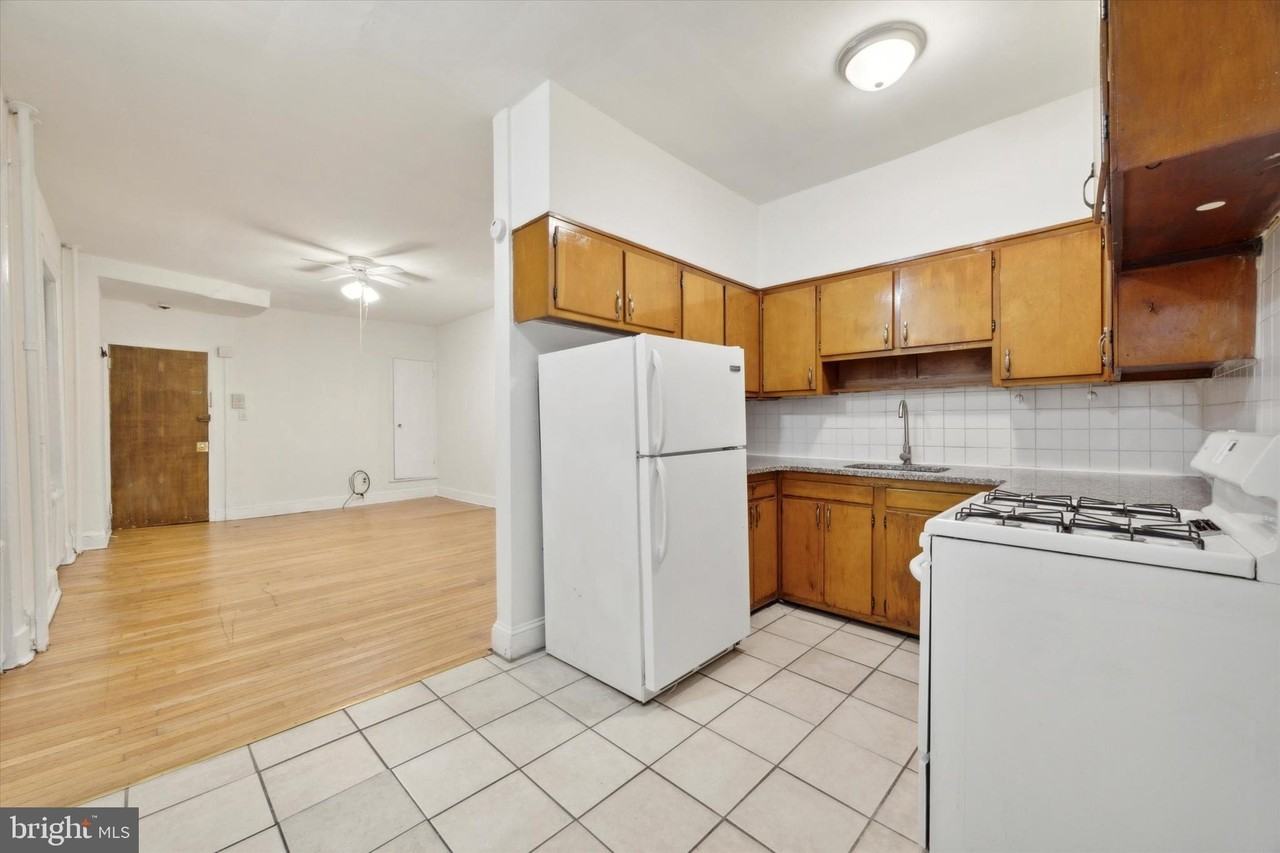 1817 Spruce St #1R - Photo 4 of 17