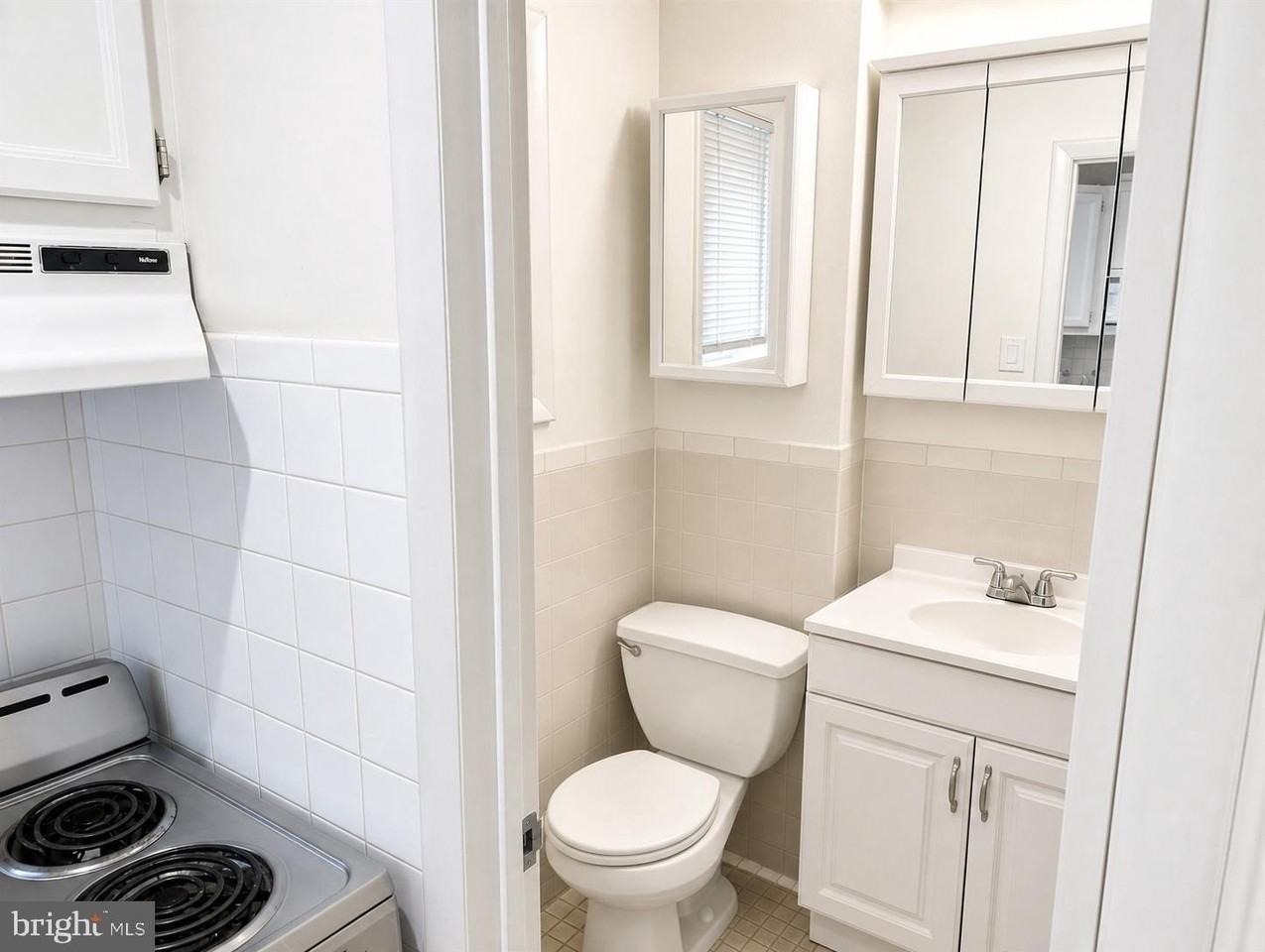 559 N 16th St #2R - Photo 7 of 9