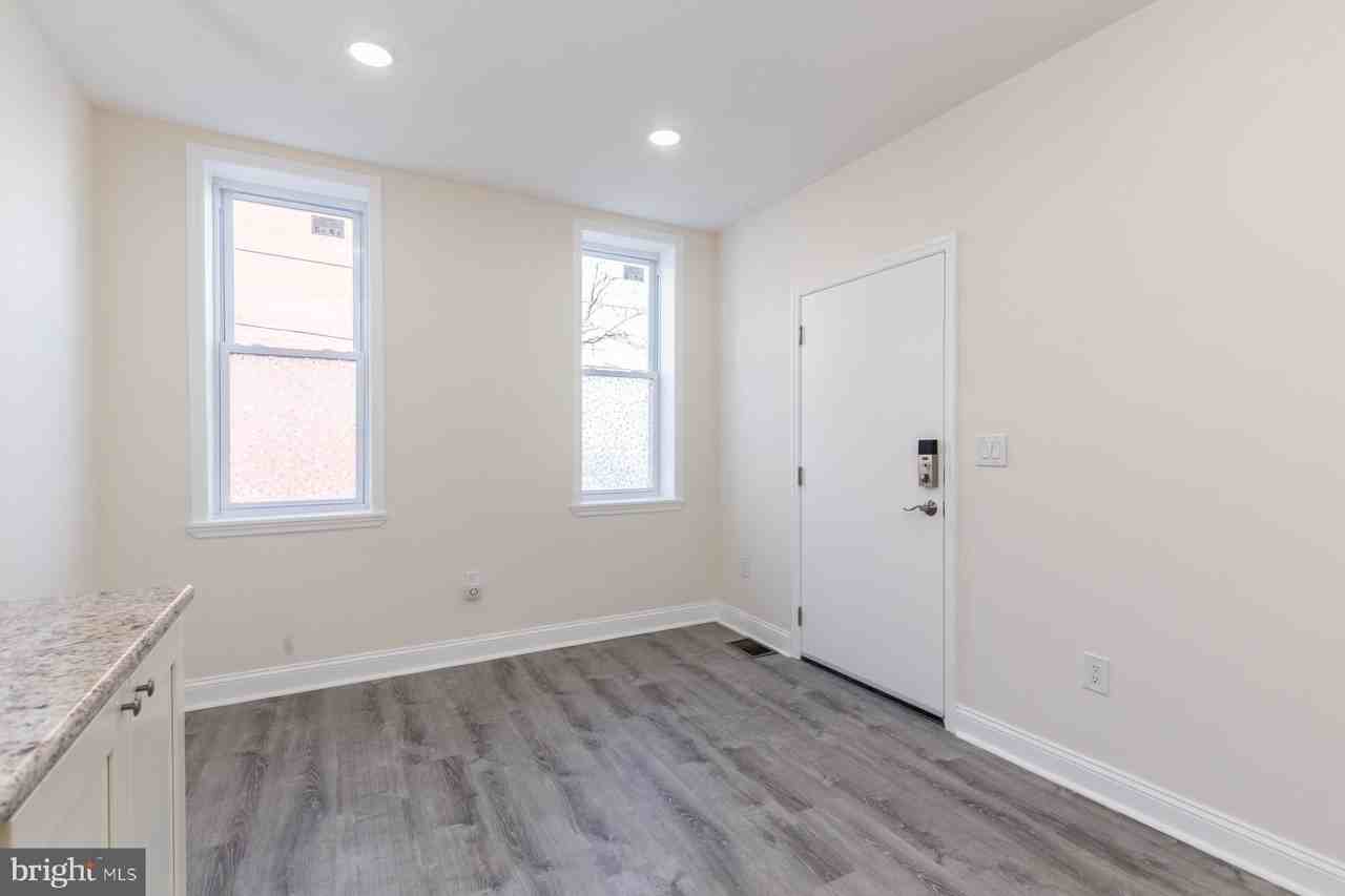 537 N 33rd St #1 - Photo 4 of 17