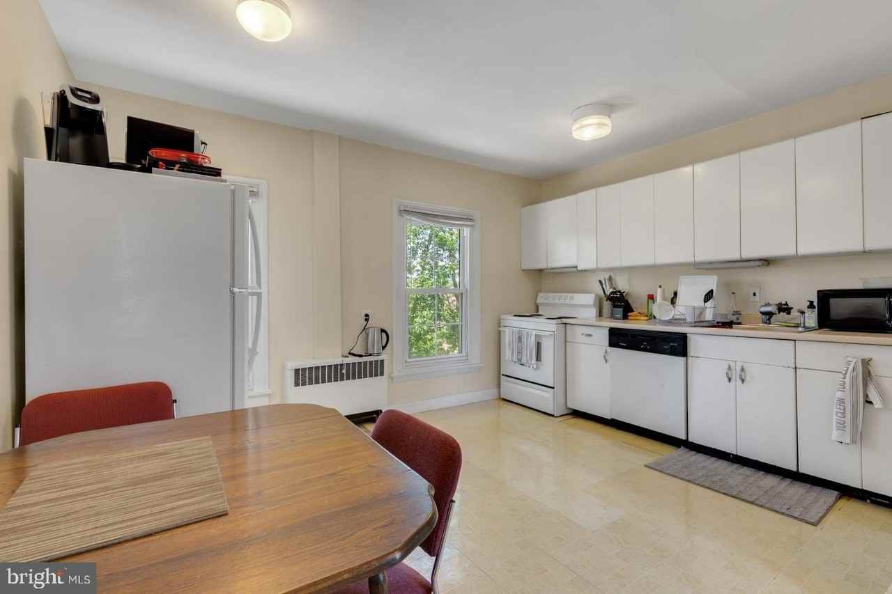 350 Green Ln #2R - Photo 7 of 19