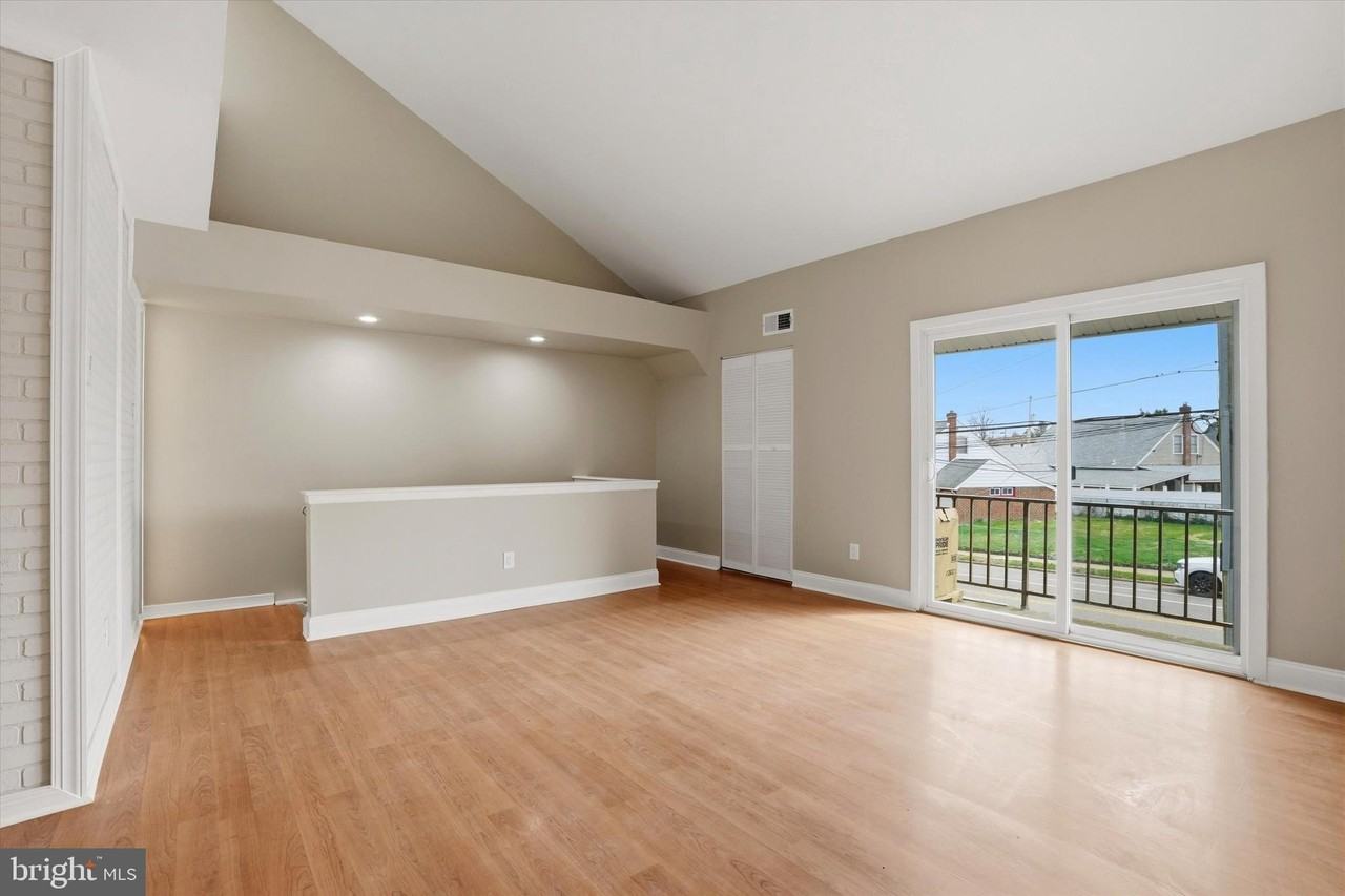 7750 Rockwell Ave - Photo 2 of 32