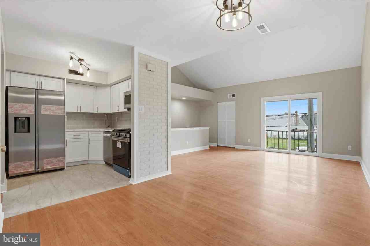 7750 Rockwell Ave - Photo 3 of 32