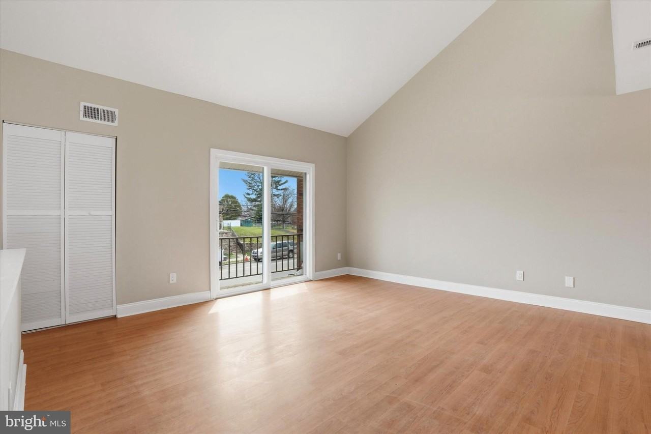 7750 Rockwell Ave - Photo 4 of 32