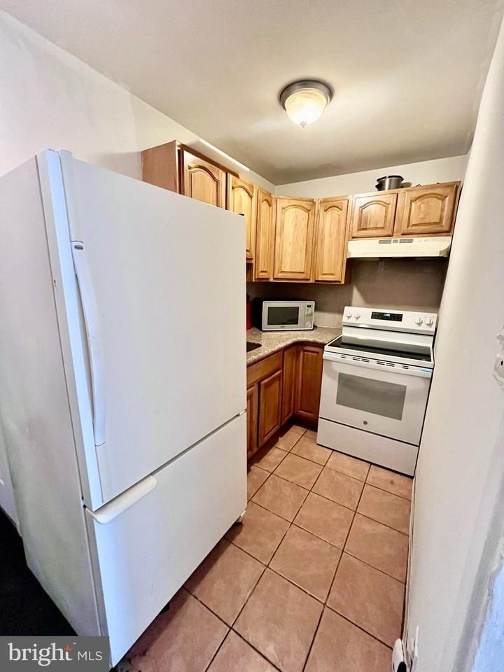 1902 N Darien St - Photo 3 of 13