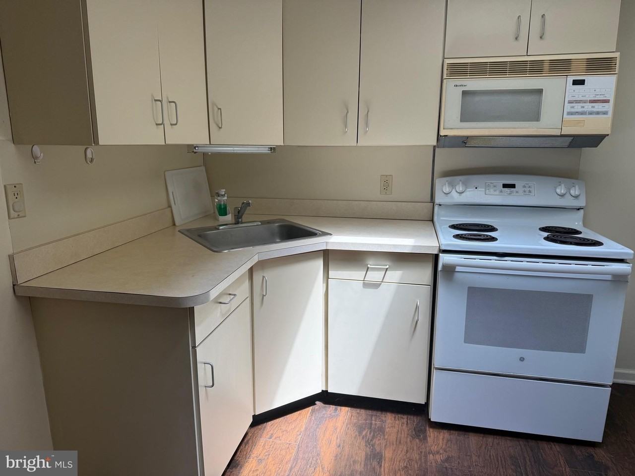 531 Byberry Rd #1 - Photo 7 of 15