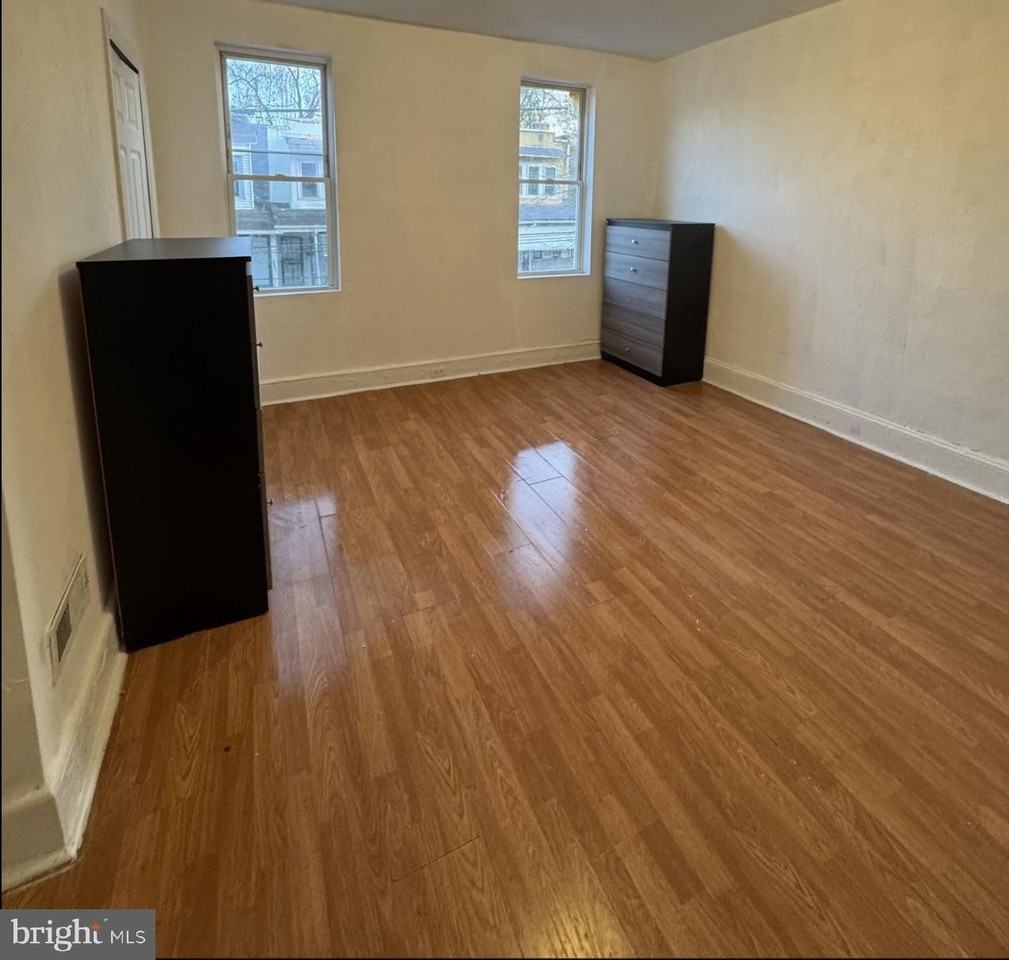 269 E Sharpnack St - Photo 2 of 9
