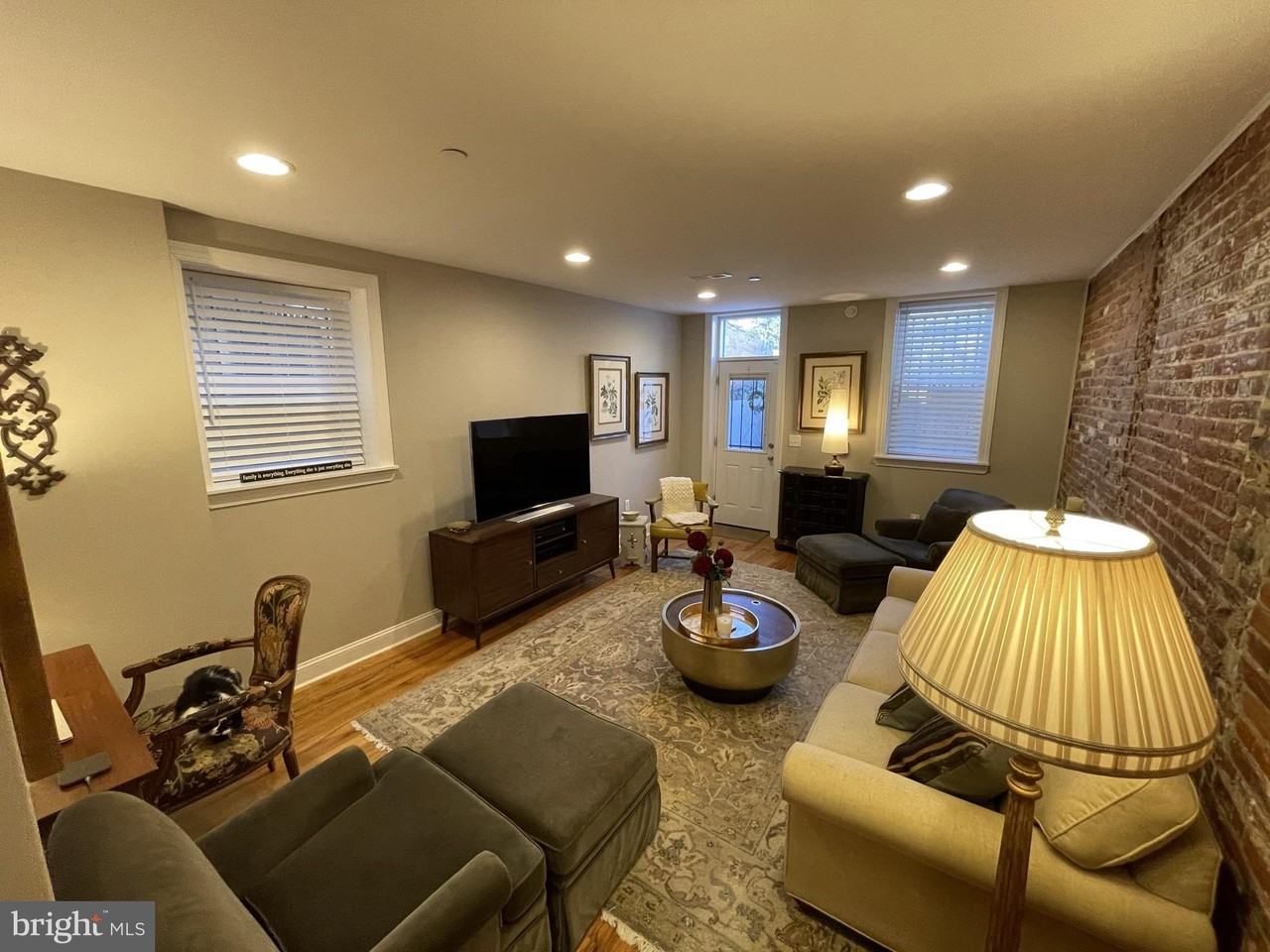 421 Pine St #1 - Photo 6 of 37