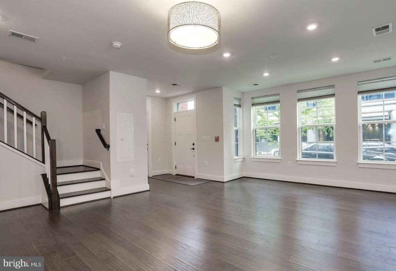1411 Key Blvd #102 - Photo 2 of 18