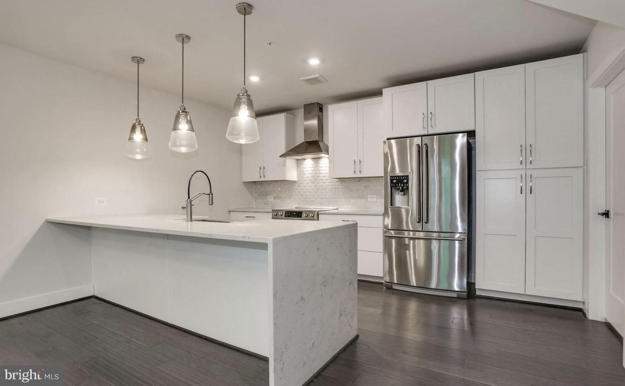 1411 Key Blvd #102 - Photo 3 of 18