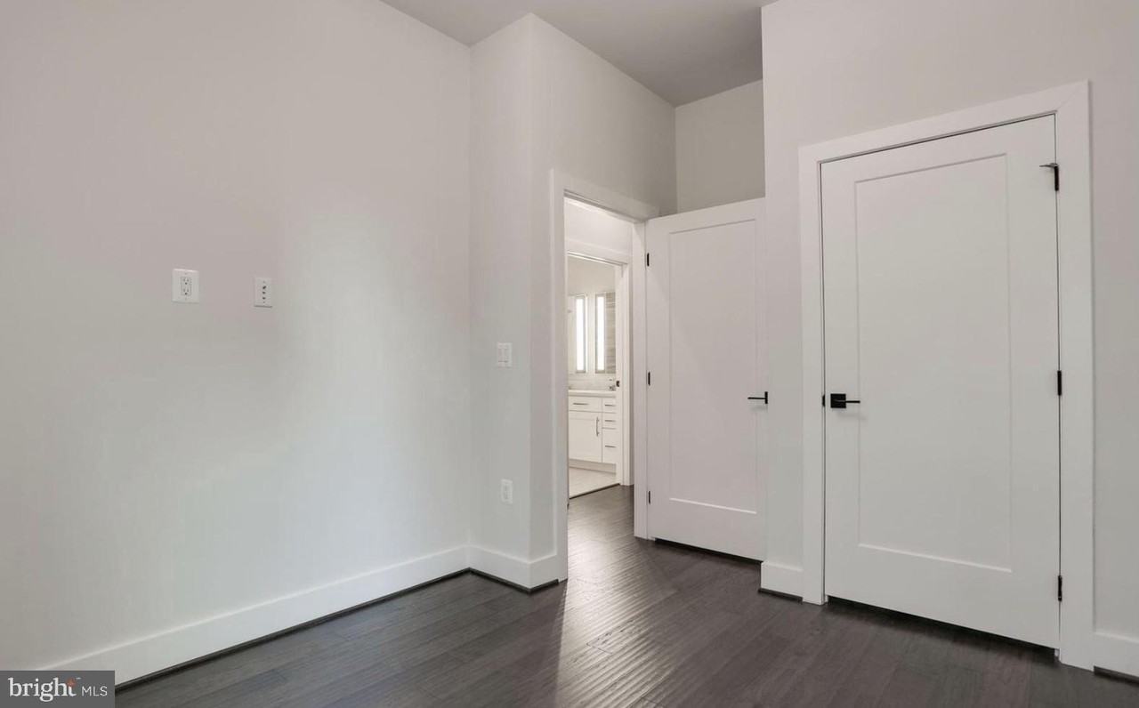 1411 Key Blvd #102 - Photo 7 of 18