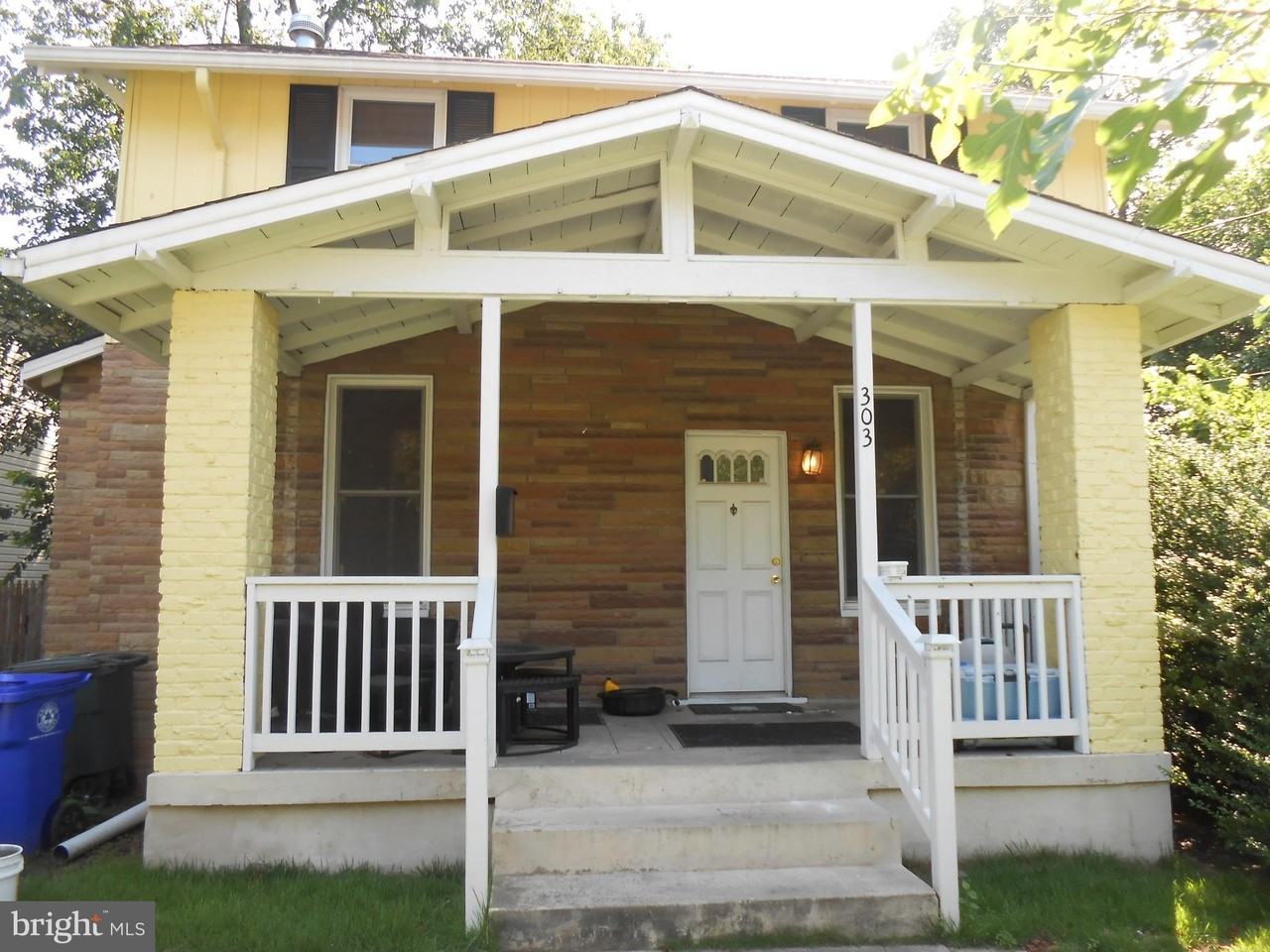 303 S Highland St - Photo 2 of 15