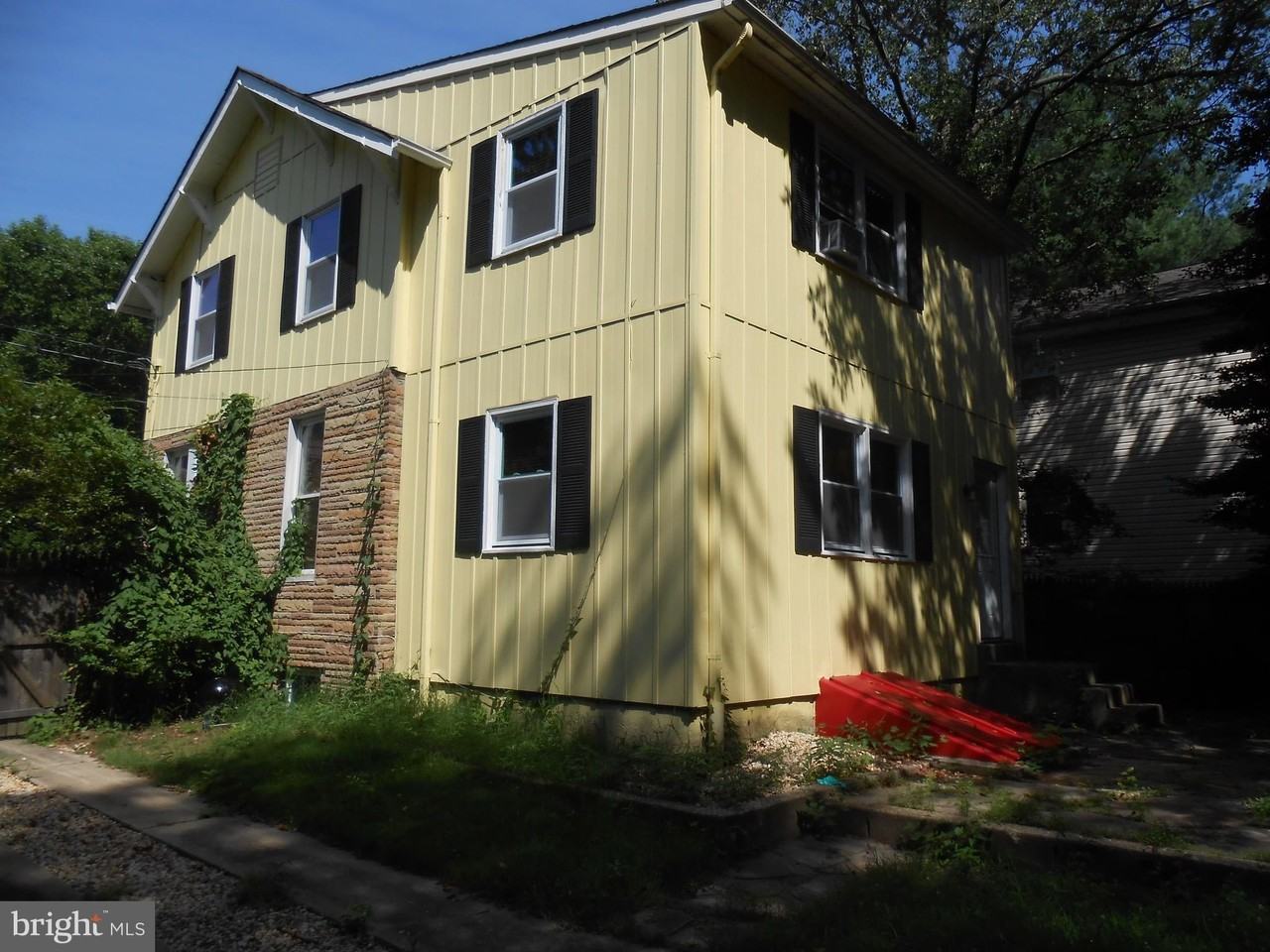 303 S Highland St - Photo 3 of 15