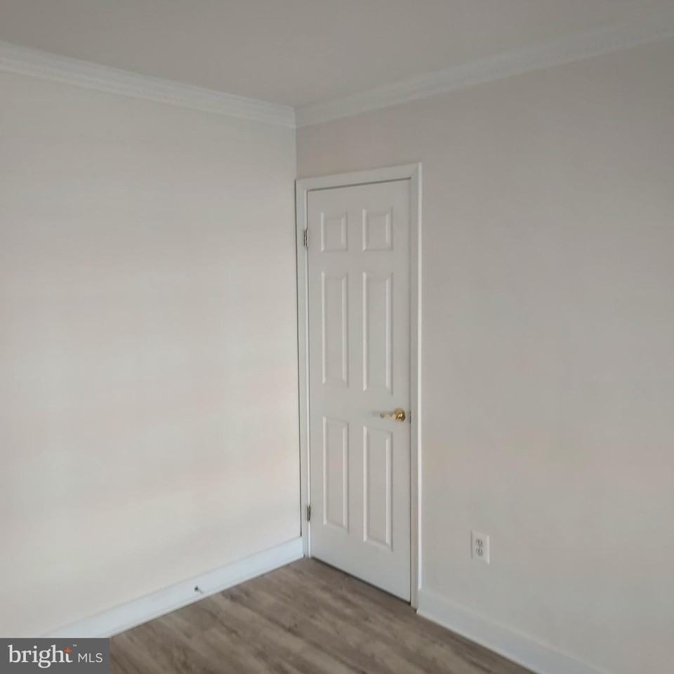 610 Madison St #200 - Photo 2 of 13