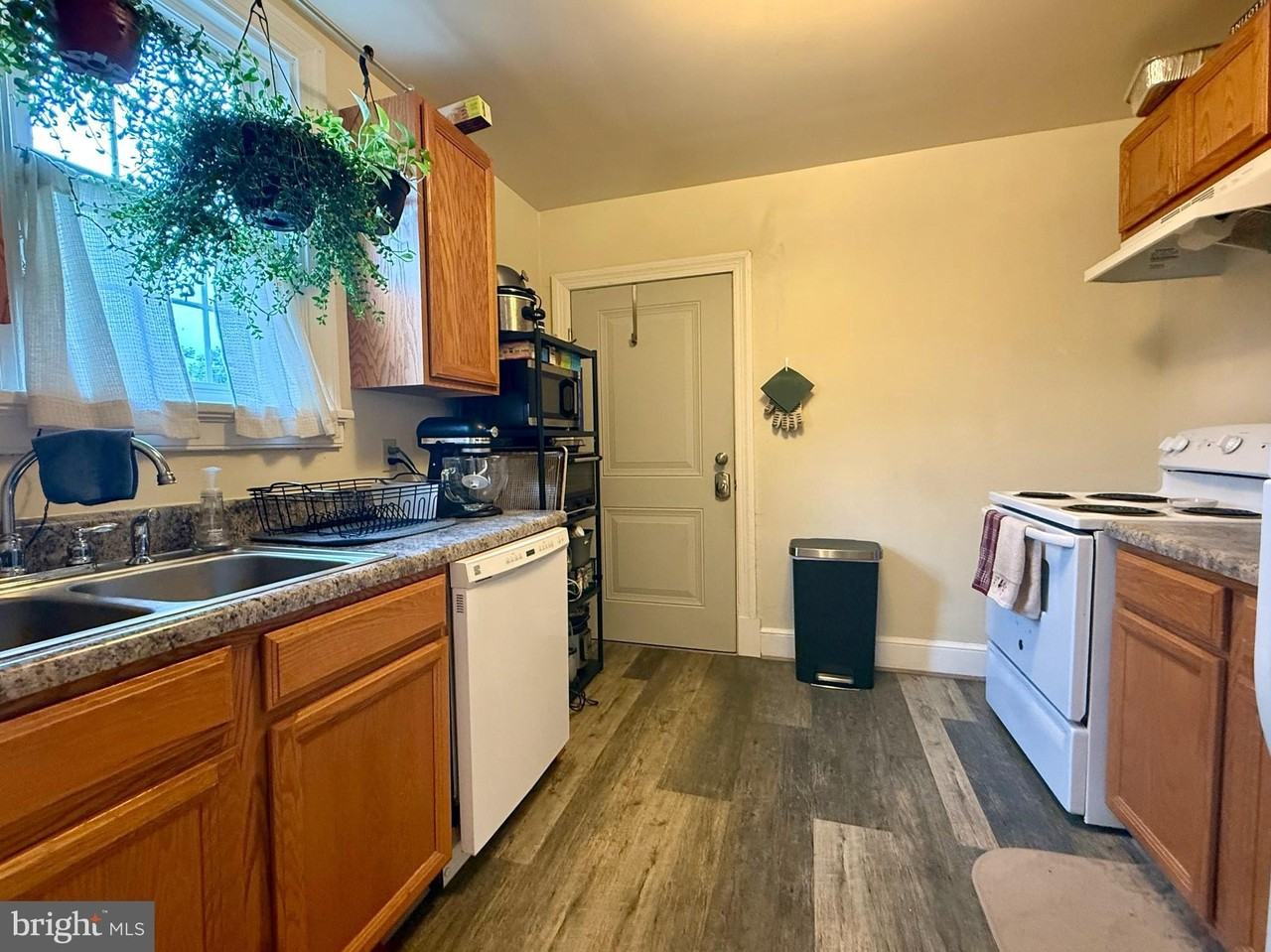 804 Monument Ave #C - Photo 5 of 12