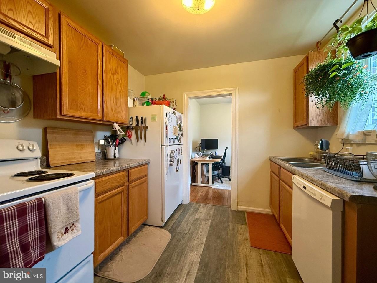 804 Monument Ave #C - Photo 6 of 12