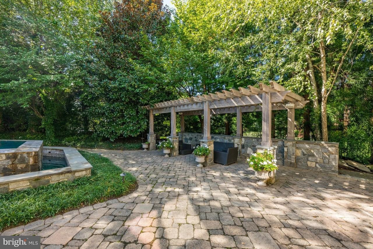 8305 Fox Haven Dr - Photo 4 of 50
