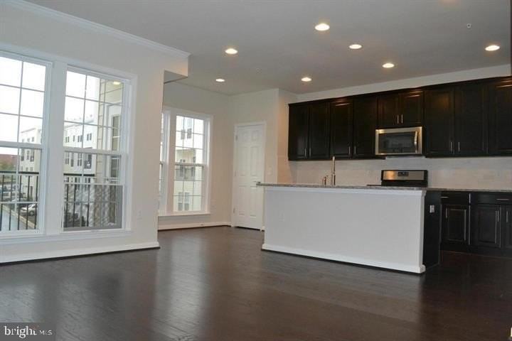 20704 Erskine Ter - Photo 5 of 27