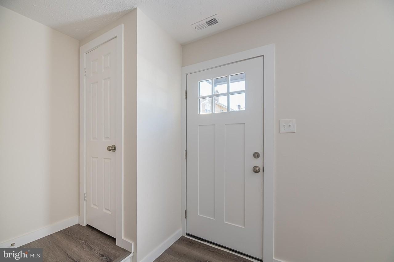 525 Gray Ave #2 - Photo 7 of 37