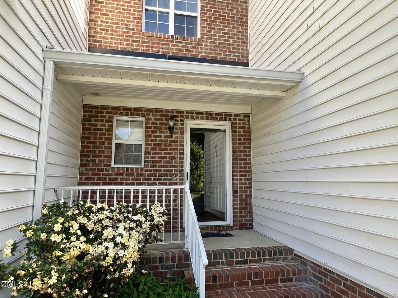 134 Grande Meadow Way - Photo 3 of 29