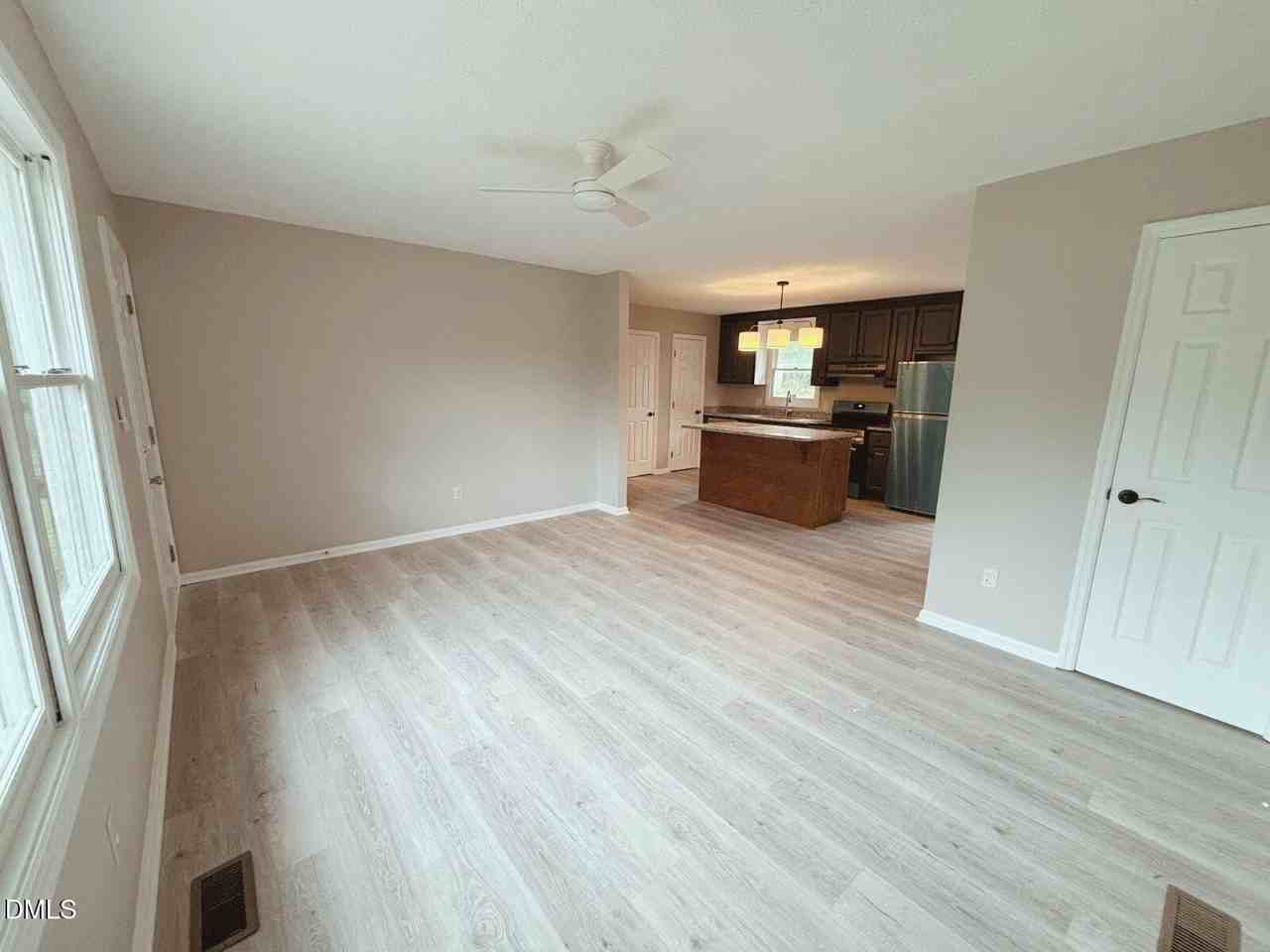 106 Brown Cir - Photo 4 of 20