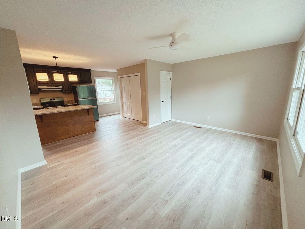 106 Brown Cir - Photo 5 of 20
