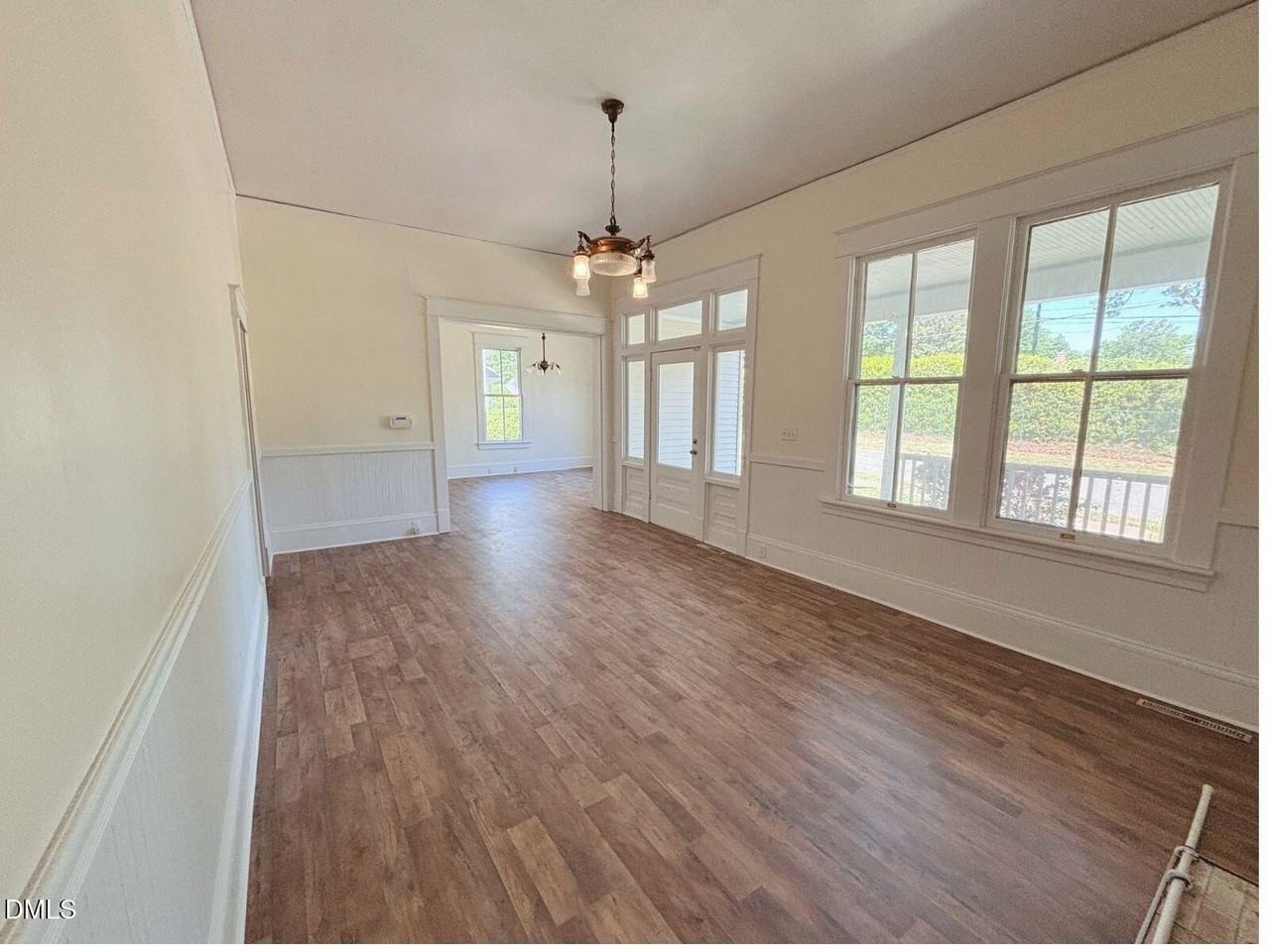 114 Forest Ave - Photo 5 of 31