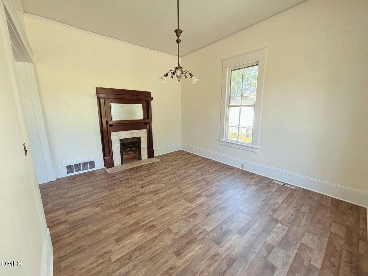 114 Forest Ave - Photo 6 of 31