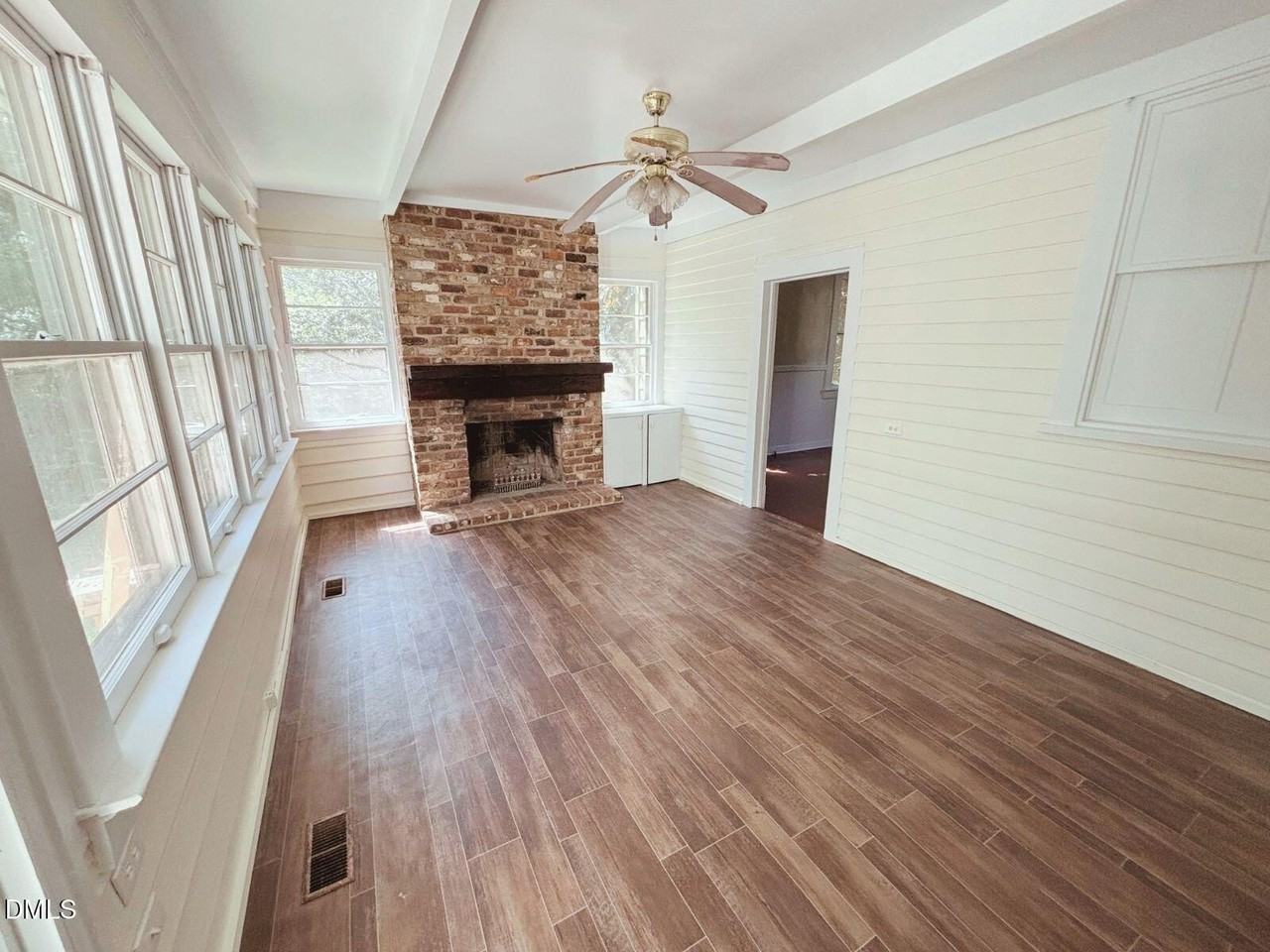 114 Forest Ave - Photo 3 of 31