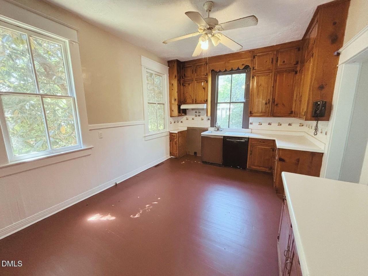 114 Forest Ave - Photo 4 of 31