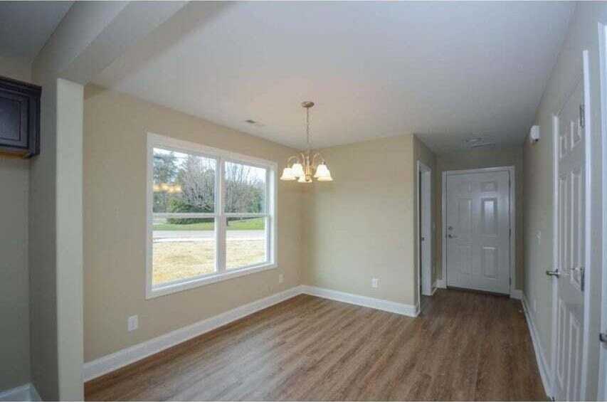 415 Manchester Pl - Photo 5 of 24