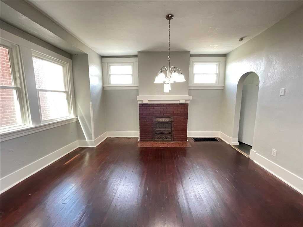 114 Merritt Ave - Photo 2 of 7