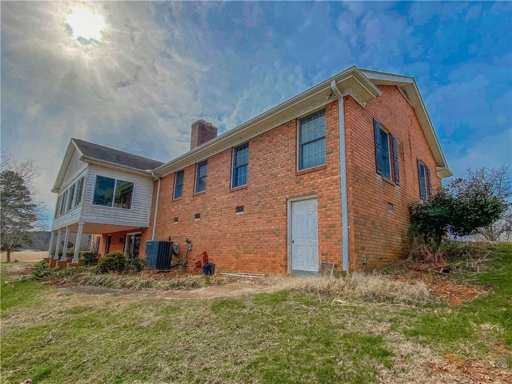 255 Starritt Ln - Photo 5 of 39