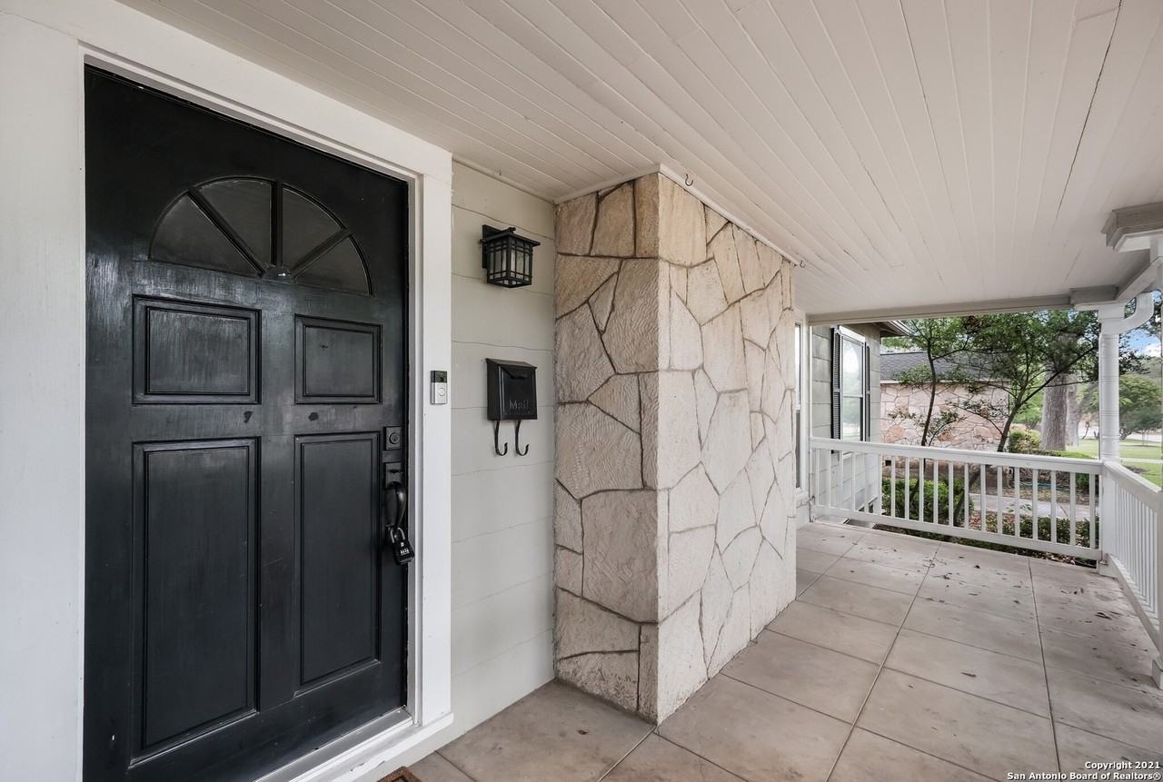 167 E Edgewood Pl - Photo 2 of 17