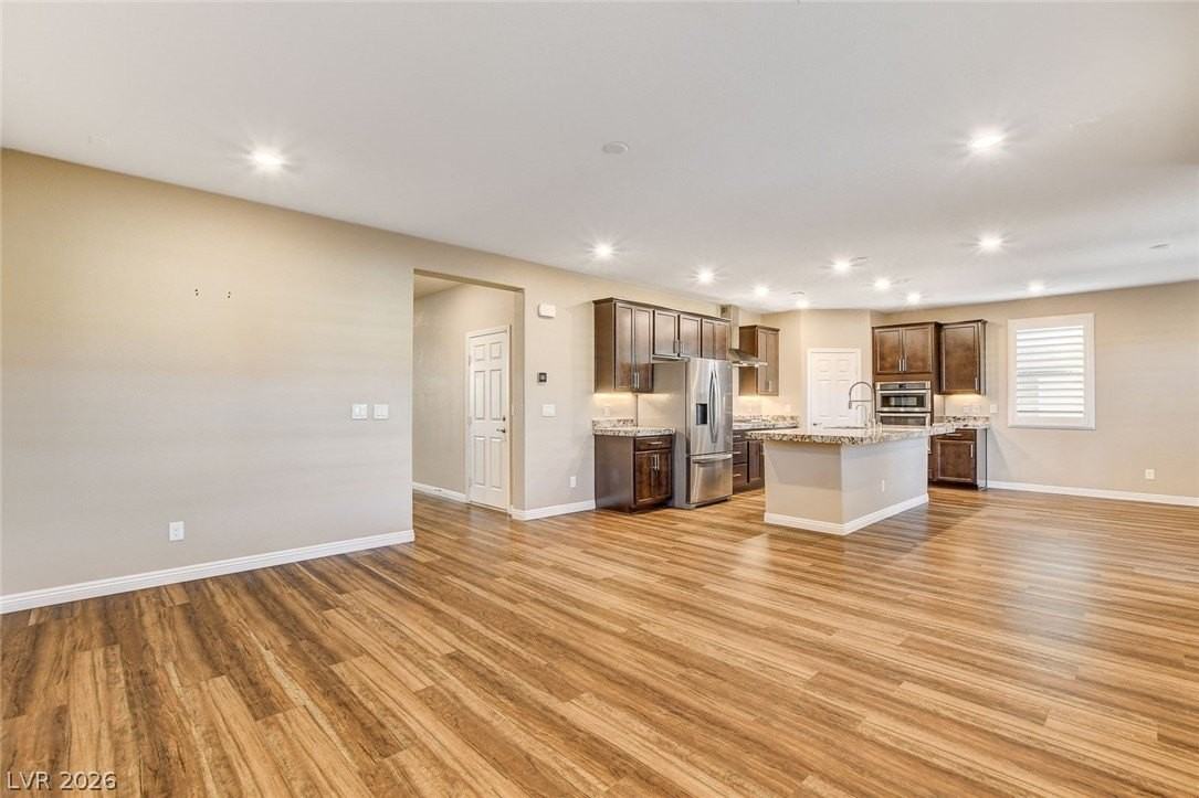 888 Haven Oaks Pl - Photo 4 of 46