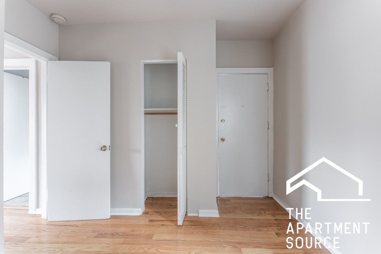 5670 N Ridge Ave #1S - Photo 6 of 7
