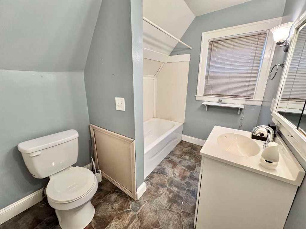 301 E North St #1 - Photo 5 of 8