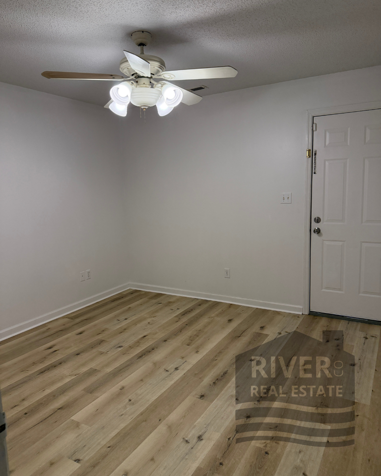3001 Hamilton Ave #C - Photo 5 of 11
