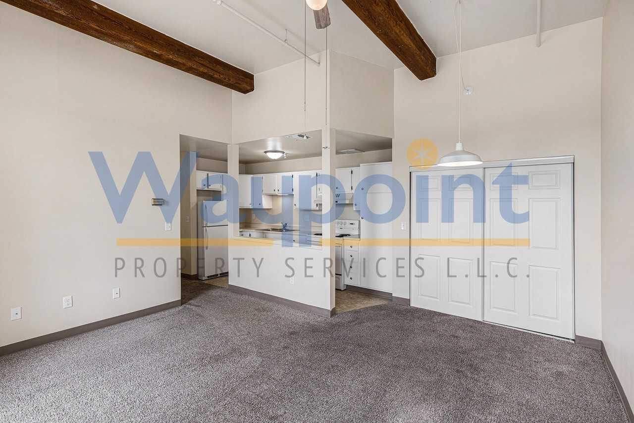 101 S Front St #208