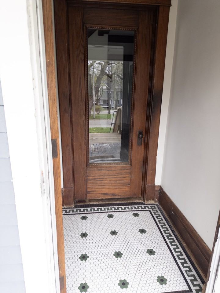1421 Sherwood Ave #1 - Photo 2 of 40