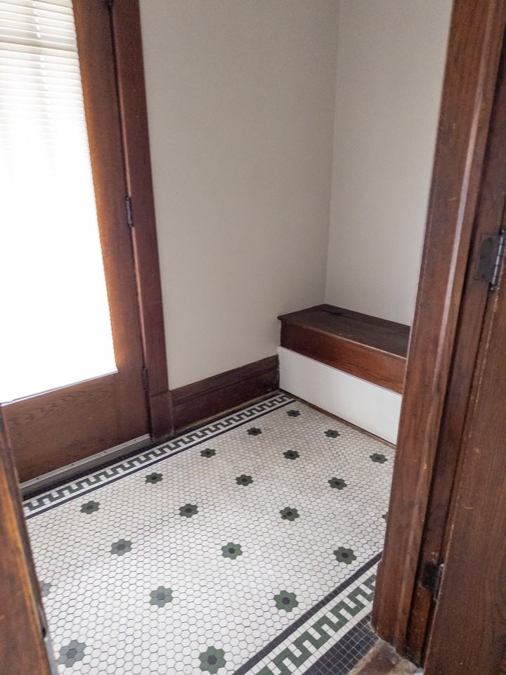 1421 Sherwood Ave #1 - Photo 4 of 40