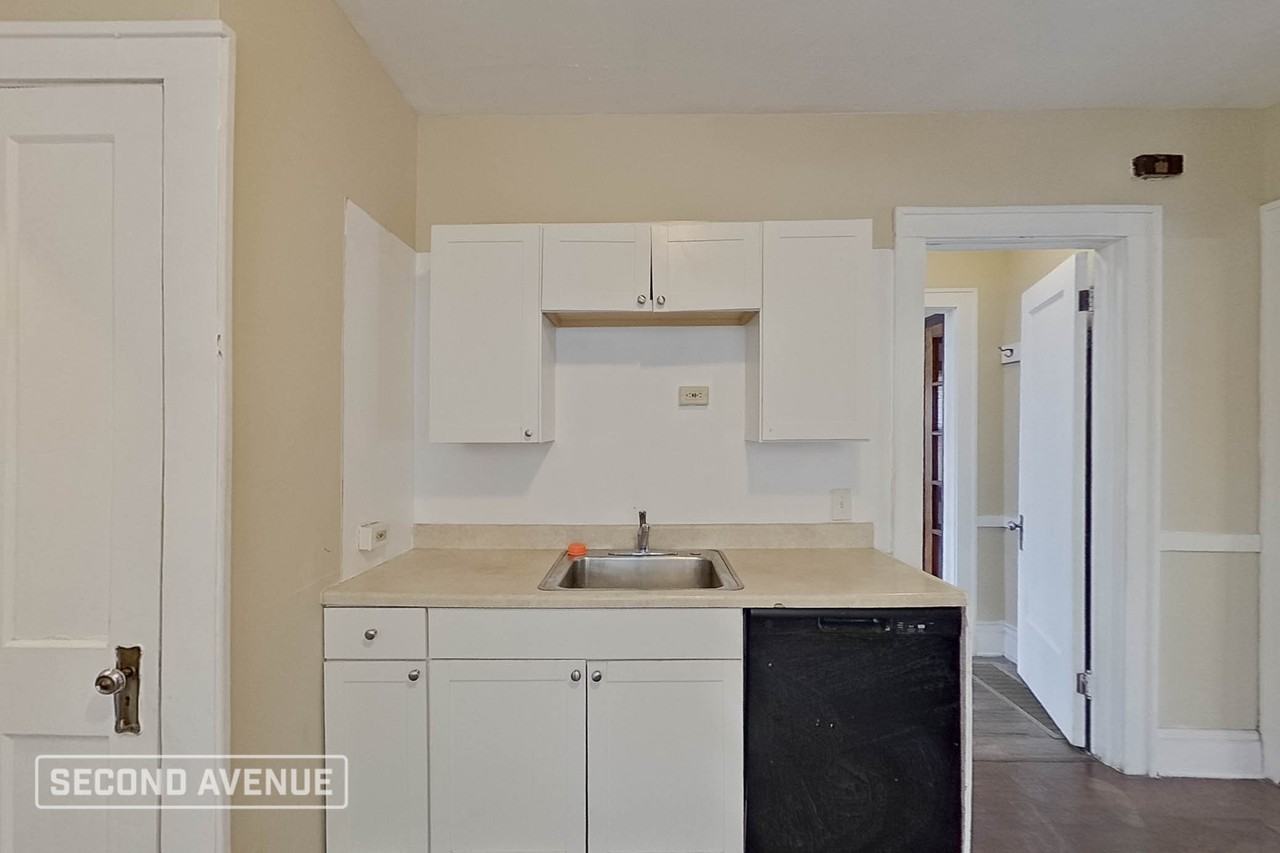 910 Dresden Rd - Photo 7 of 36