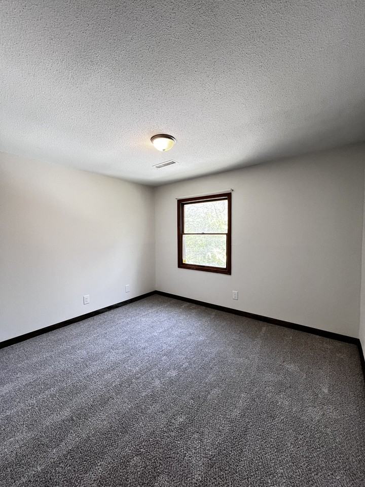 1513 Olde Hickory Rd #2 - Photo 7 of 12