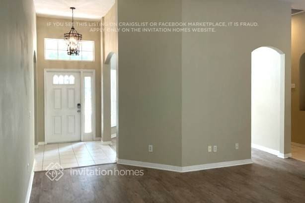 305 Oak Springs Dr - Photo 3 of 14